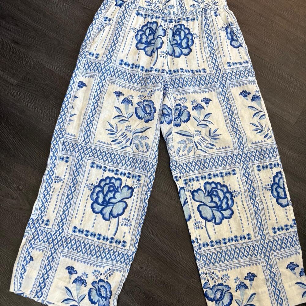 Halston blue and white floral print linen pants Size S